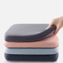 Homezie Ergonomisches Sitzkissen | Rutschfeste Unterseite, formstabil und pflegeleicht | Für Auto, Büro und längeres Sitzen