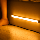 Homezie LED-Lichtleiste | Bewegungsmelder & USB-Aufladung | Automatische Beleuchtung für Schlafzimmer und Flur