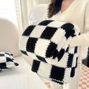Homezie.de-Blankets-Homezie Kuscheldecke | Bunte karierte Fleece-Decke | Ideal für gemütliche Abende und stilvolle Akzente