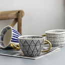 Homezie Becher | Geometrisches Design mit goldenem Henkel | Eleganter Kaffeegenuss