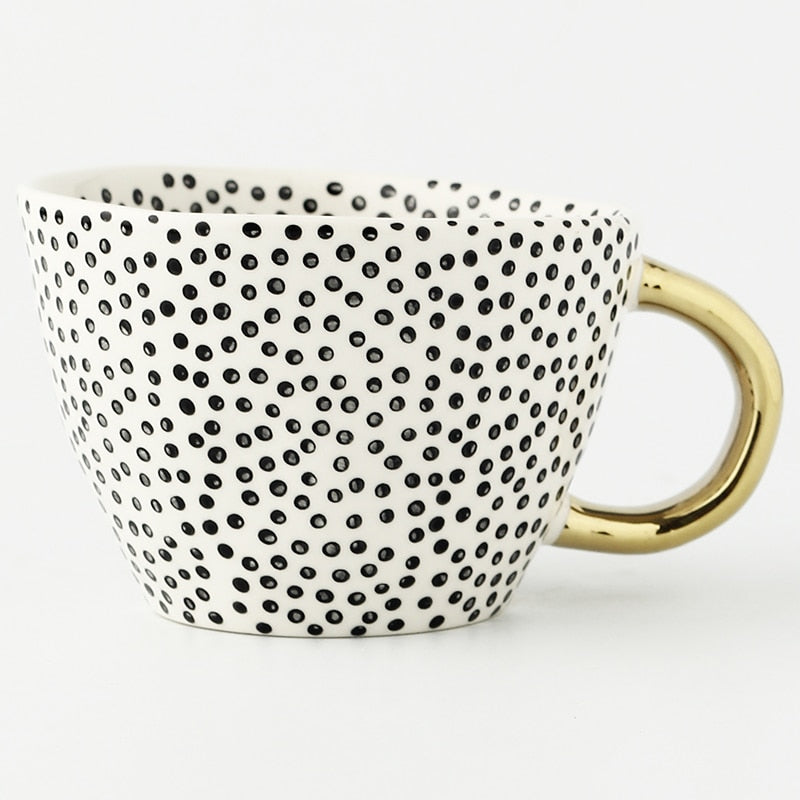 Homezie Becher | Geometrisches Design mit goldenem Henkel | Eleganter Kaffeegenuss