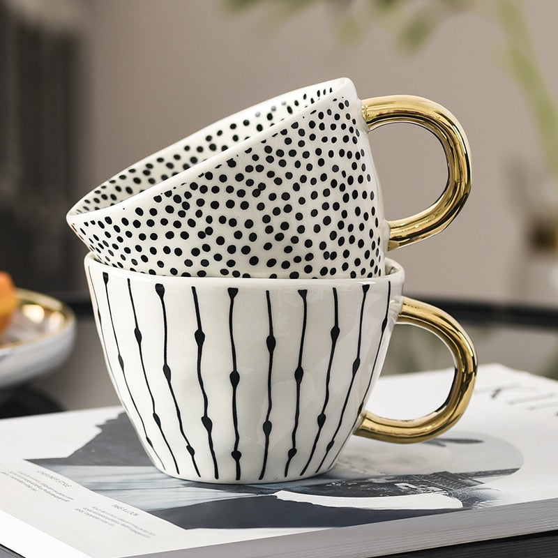 Homezie Becher | Geometrisches Design mit goldenem Henkel | Eleganter Kaffeegenuss
