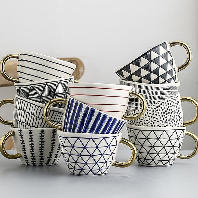 Homezie Becher | Geometrisches Design mit goldenem Henkel | Eleganter Kaffeegenuss