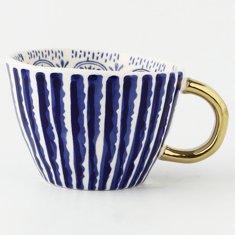 Homezie Becher | Geometrisches Design mit goldenem Henkel | Eleganter Kaffeegenuss