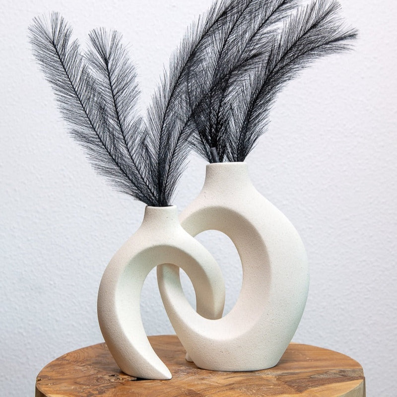 Homezie.de-Gleora - Vervlochten Bloemenvaas - €25-Homezie Vase | Geflochtenes Design | Dekorative Blumenpräsentation