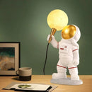 Homezie.de-Homezie Astronautenlampe | Hochwertiges Resin & PVC | Für Schlafzimmer und Schreibtische