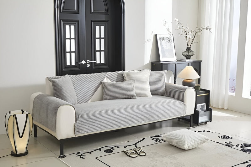 Homezie.de-Slipcovers-Homezie Sofabezug | Rutschfester Plüsch-Velours | Luxuriöser Schutz für Ihr Sofa