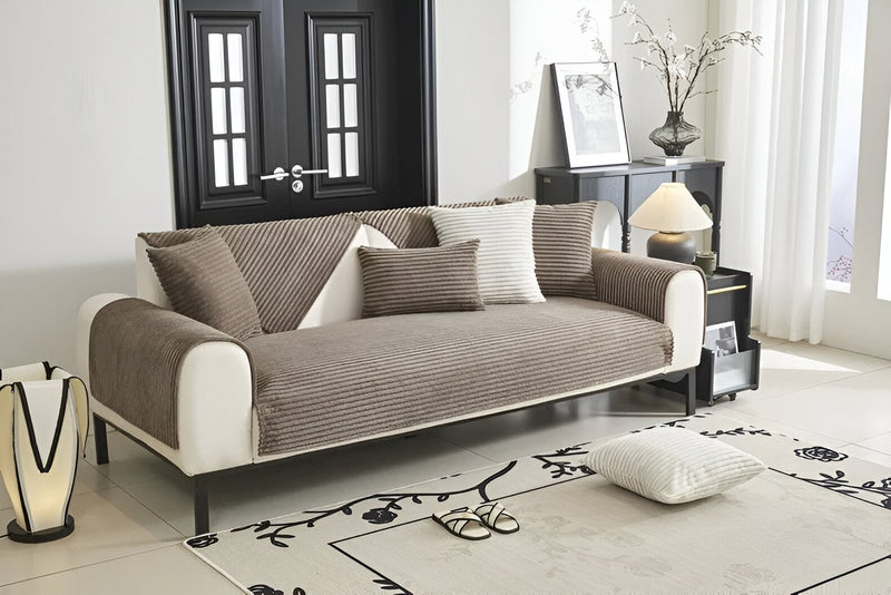 Homezie.de-Slipcovers-Homezie Sofabezug | Rutschfester Plüsch-Velours | Luxuriöser Schutz für Ihr Sofa