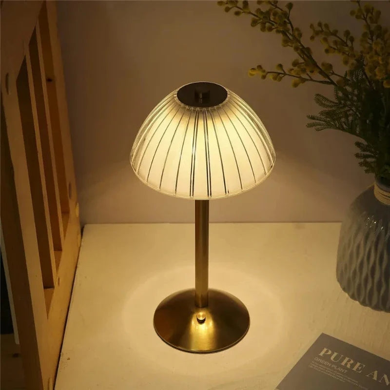 Homezie.de Table Lamps Homezie Tischlampe | Kabelloses Design | Dimmbar und dreifarbige LED-Beleuchtung