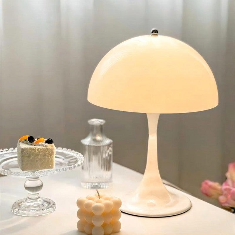 Homezie Tischlampe | Tragbar | Stilvolles Design in Weiß