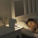Homezie Nachttischlampe | 3-in-1 LED-Leuchte mit Wecker und kabelloser Ladestation | Für Schlafzimmer und Nachttisch